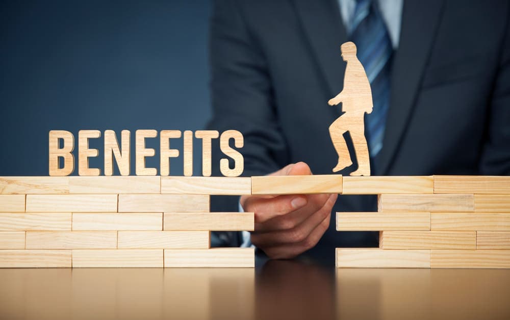Benefits für Mitarbeiter als Brücke zwischen Mitarbeiter und Benefits